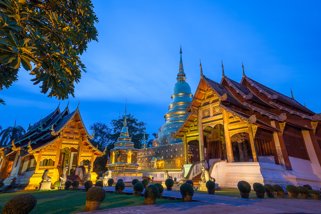 Достопримечательности Чиангмая, Таиланд: Исторические постройки и чеди на территории Ват Пхра Сингх